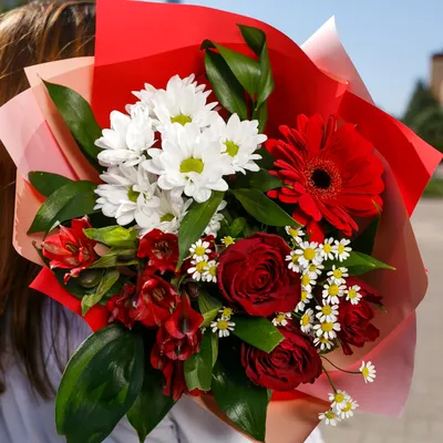 Сборный букет с хризантемой и кустовыми розами купить с доставкой в Москве  | Заказать букет цветов недорого