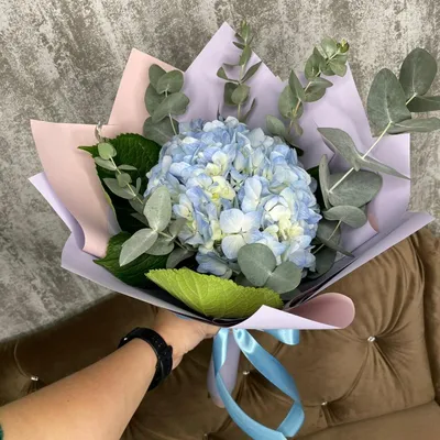 Сборный букет с голубой гортензией, купить цветы с доставкой в Нижнекамске,  цена букета - 4248 рублей