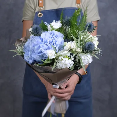 Купить летний букет с голубой гортензией! - Пермь. Заказать цветы онлайн с  доставкой на дом
