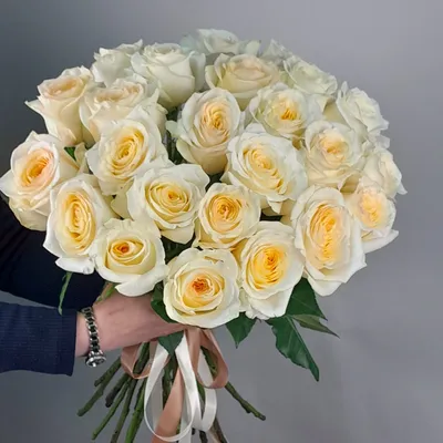 15 синих и белых роз купить с доставкой в Москве | Заказать букет цветов  недорого