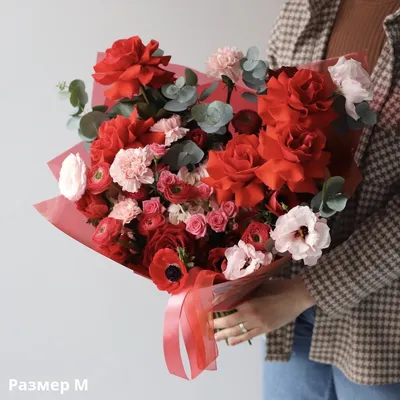 Красивый букет из 19 пионовидных и кустовых роз по цене 6876 руб. заказать  с доставкой по Москве - свежие цветы от интернет-магазина \"Во имя розы\"