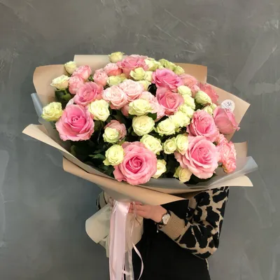 Траурный букет из живых цветов \"50 бордовых роз\"– купить в  интернет-магазине, цена, заказ online