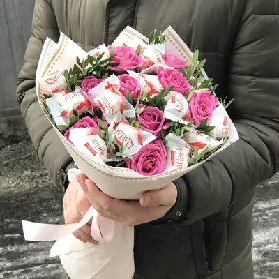 Заказать букет роз с гипсофилой на дом в Саратове