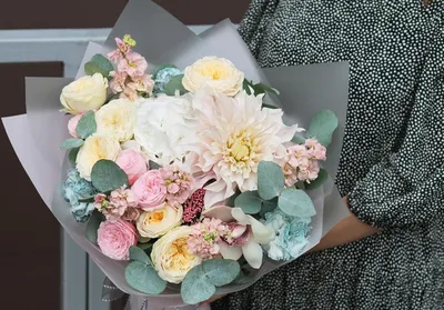 Купить букет красных георгин в Москве | Centre-Flower
