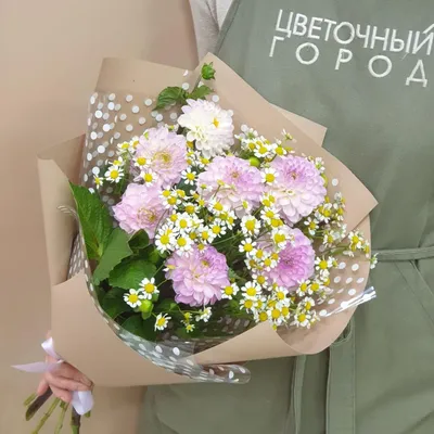 Георгины с маттиолой - 19 шт. за 8 390 руб. | Бесплатная доставка цветов по  Москве