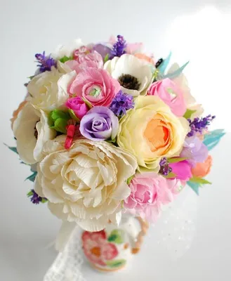 Роскошный букет цветов из гофрированной бумаги | Бумажный цветок, Цветы из  бумажных салфеток, Цветы украшения