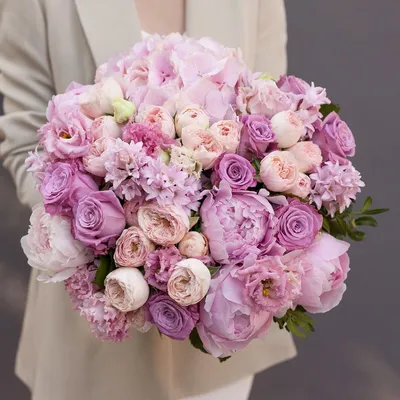 Букет с пионами и розами купить с бесплатной доставкой в Москве – заказать  цветы недорого