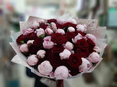 Нежные пионы с розами от 19 шт. за 13 790 руб. | Бесплатная доставка цветов  по Москве
