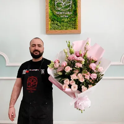 Букет из орхидеи цимбидиум, пионов, гортензии, эустомы и кустовых роз |  Flowers Valley