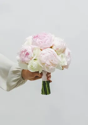 Букет невесты пионы и ранункулюсы - розовый, кремовый цвет | в Киеве на  заказ