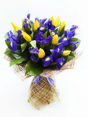 Artflower.kz | Букет из желтых тюльпанов и синих ирисов - Купить с  доставкой в Алматы по лучшей цене