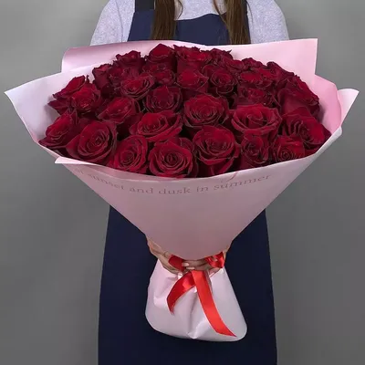 Букет из 35 красных роз - купить с доставкой по Киеву, лучшая цена на Букет  из 35 красных роз на сайте цветов с доставкой Флорен
