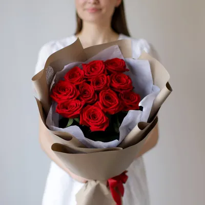 Красные розы в бежевом оформлении (11 шт) №1440 купить в Саранске
