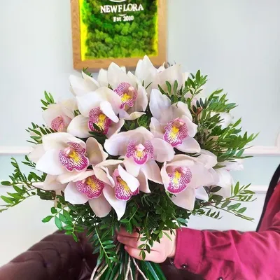 Купить букет из орхидей в Екатеринбурге недорого | Flowers Valley