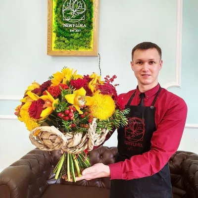 Букет с орхидеей, гортензией и хамелациумом