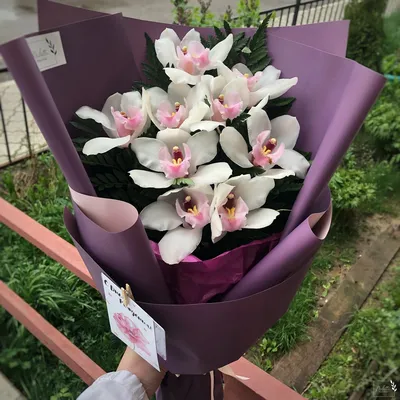 Нежный букет с орхидеей и розой🤍, Цветы и подарки в Екатеринбурге, купить  по цене 2590 RUB, Авторские букеты в Душа в букете с доставкой | Flowwow