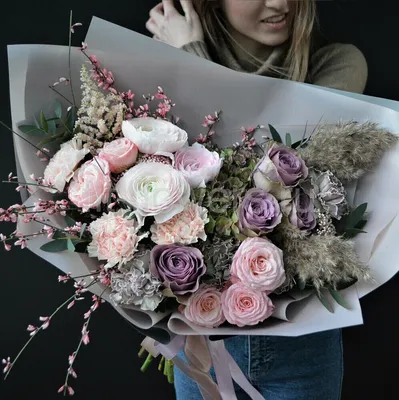 Букет с ранункулюсами и анимоном - купить в Москве по цене 2790 р - Magic  Flower