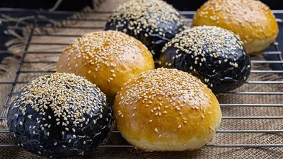Булочки Bun Boys для гамбургеров пшеничные с кунжутом 75 г х 4 шт - купить  с доставкой на дом в СберМаркет