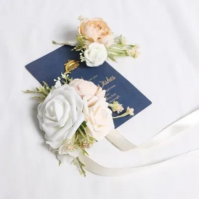 Свадебная бутоньерка для жениха и браслет для невесты, Набор для жениха и  невесты купить по выгодной цене в интернет-магазине OZON (1025237357)