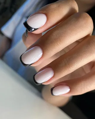 Черный френч, короткие ногти квадрат. Маникюр 2023 Автор: @sv.nails_penza |  Ногти, Короткие ногти, Маникюр