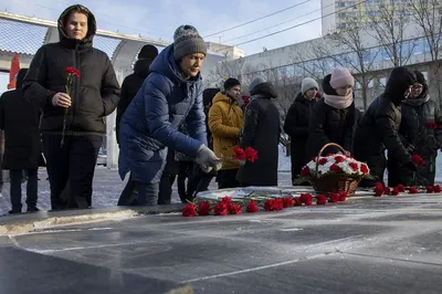 В Новокузнецке «распустились» чёрные тюльпаны в память о павших в  Афганистане - ВашГород