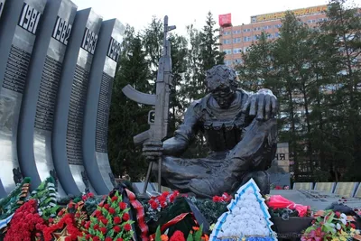 В Екатеринбурге открылся знаменитый памятник воинам-интернационалистам:  Культура: Облгазета