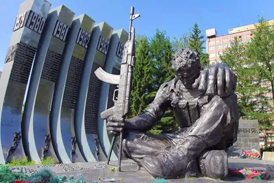 Чёрный тюльпан - памятник павшим в боях в Афганистане, Екатеринбург -  Tripadvisor