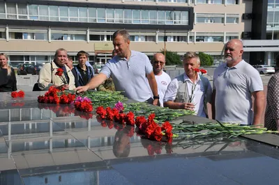 Черный тюльпан – мемориал погибшим в Афганистане, Екатеринбург – фотографии  на EkMap.ru
