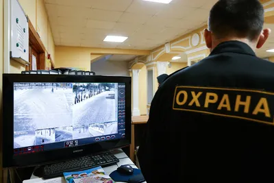Благовещенские сотрудники ЧОП поздравили с 8 Марта сотрудниц музея (фото,  видео) ▸ Amur.Life