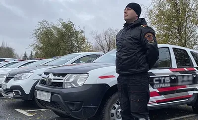 https://pikabu.ru/story/gorodovoy_vs_okhrannik_chop_11113043