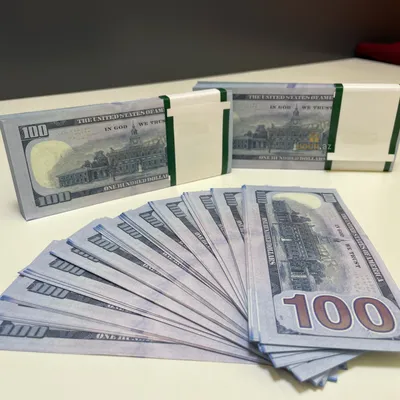Деньги в кошельке на фоне денег стоковое фото ©Kostia777 327634282