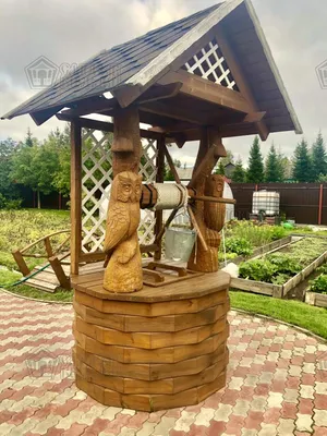 Деревянный колодец с ведром в русском стиле славянского Стоковое  Изображение - изображение насчитывающей село, туризм: 179808523