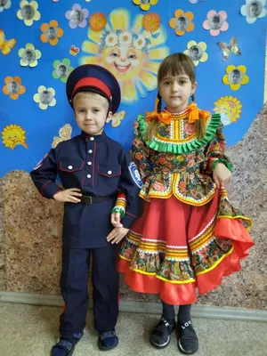Новые костюмы помогут юным целинцам погрузиться в казачью культуру |  09.12.2022 | Целина - БезФормата
