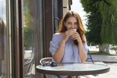 Девушка с кофе рисунок - 78 фото