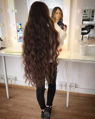 Девушка с длинными волосами картинка
