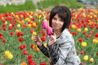 Фото, картинки девушка с цветами | VIAFLOR