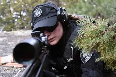 Первая девушка-снайпер в правоохранительных органах Северной Македонии |  Пикабу