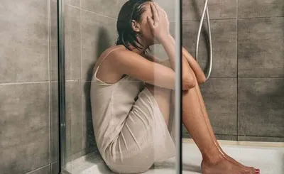 Девушка выжила в ванной в Днепре: Девушка чудом выжила в ванной после удара  России по многоэтажке в Днепре « Фото | Мобильная версия | Цензор.НЕТ