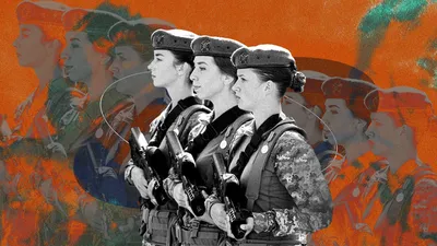 2 женщины в воинских одеждах, девушки армии Стоковое Фото - изображение  насчитывающей горяче, вооружения: 35032628