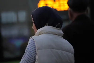 Девушка в хиджабе ищет работу - агентства, помогающие найти работу для  мусульман