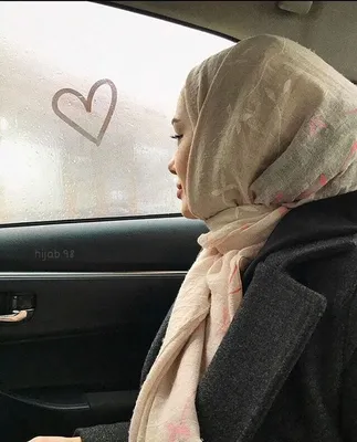 Девушка в хиджабе ищет работу - агентства, помогающие найти работу для  мусульман