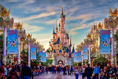 Парижский Диснейленд, парк аттракционов \"Disneyland\" в Париже, Франция |  FamilyWithKids.com