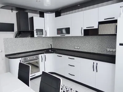 Чёрный цвет на кухне: 12 модных интерьеров с фото — Roomble.com