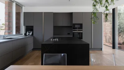 Черная кухня: 22 фото дизайна кухонного гарнитура в темных тонах