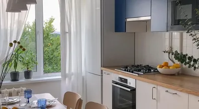 Дизайн кухни в хрущёвке с газовой колонкой и холодильником (86 фото)