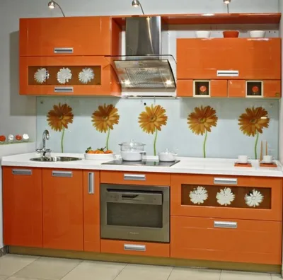 Оранжевая кухня в интерьере: фото новинок дизайна и модных сочетаний  оранжевых оттенков с декором, шторами, гарнитуром