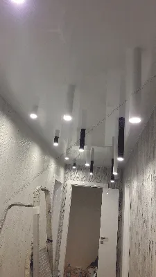 Натяжные потолки в прихожей и коридоре, фото с примерами работ