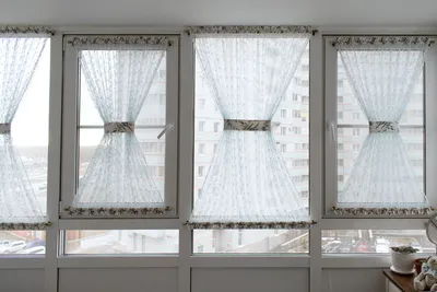 Выбираем шторы на балкон и лоджию – основные правила и советы