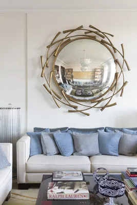 Зеркало над диваном: 25+ стильных примеров | myDecor