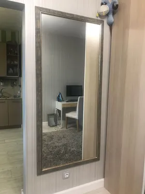 Небольшая белая подвесная тумба с одной выдвижной шуфлядкой и зеркалом в  прихожую комнату возле входной двери - на заказ в Москве